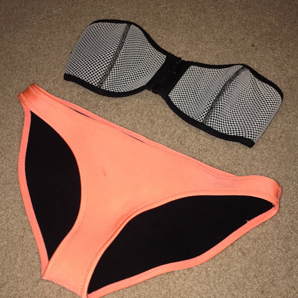 TRIANGL SWIMSUIT
